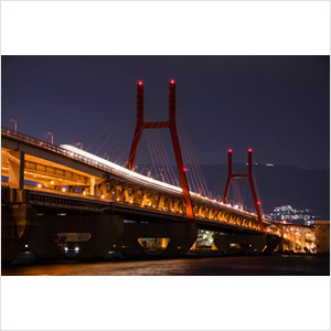 「街の架け橋」