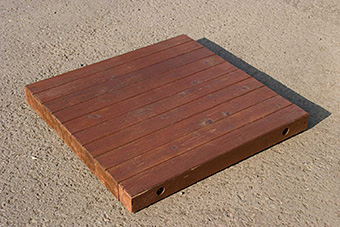 木質舗装（モクレンガパネル・枕木）