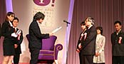 クリエイティブ賞金賞を贈られる、本田技研工業のスタッフ