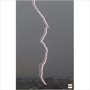 「近くに落雷」