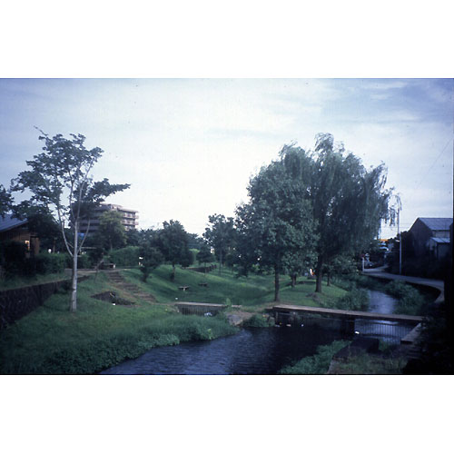 02-b.jpg