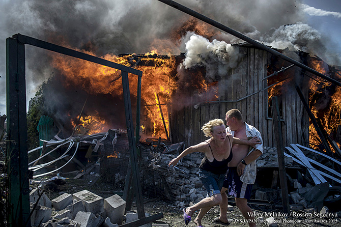 「ウクライナ　戦闘地域で生きる人々」