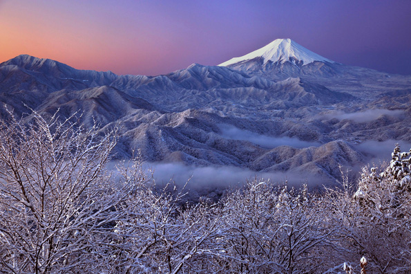 雪化粧の朝（百蔵山）
