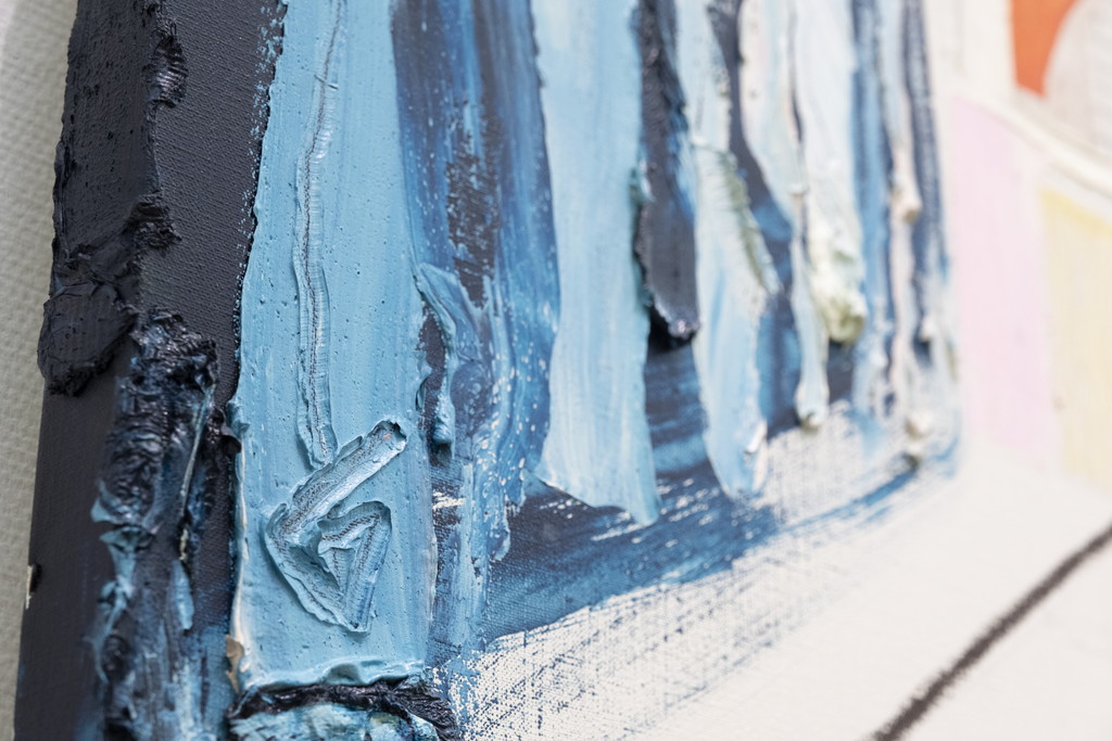 髙橋侑子「室内のリズム」作品左上、分厚く塗られたカーテンの部分写真