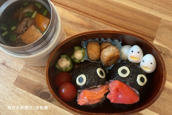 「ご飯を全然食べない成長期の弟」へ 「ドドン！ 『食べろ』と言わんばかりの顔をしている弁当」