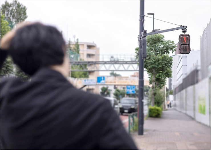 ストレッチする赤信号